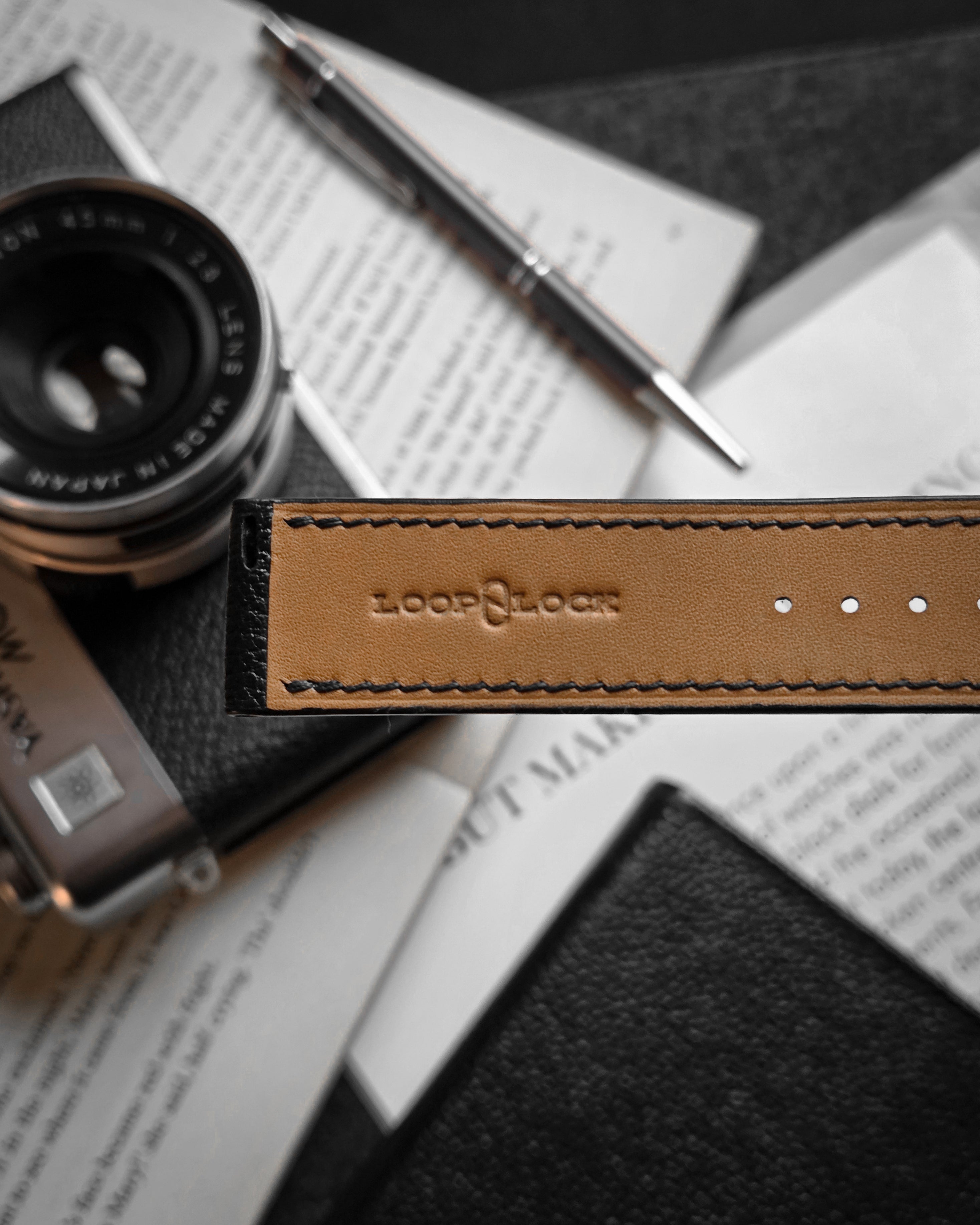 Noire  Black Chèvre Strap